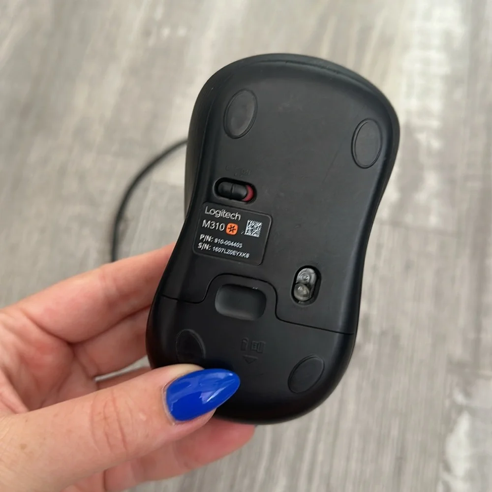 Logitech mouse with usb port and usb to micro usb cable